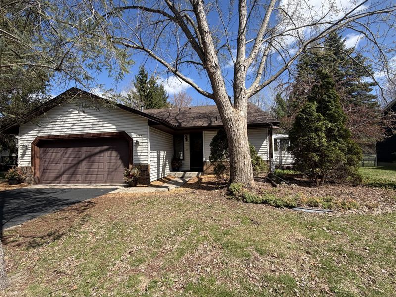 5986 Pheasant Dr, Shoreview, MN 55126
