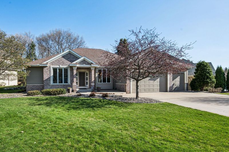 3555 Woodland Trl, Eagan, MN 55123
