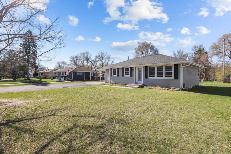 2924 116th Ave NW, Coon Rapids, MN 55433