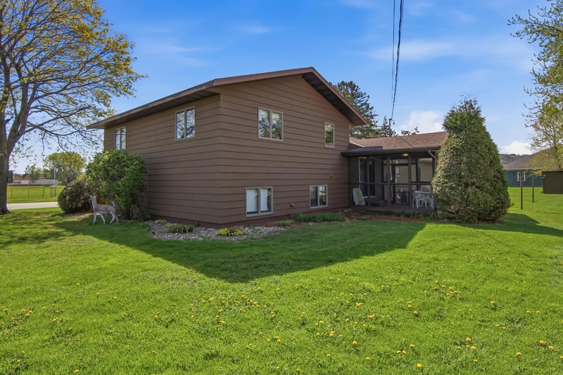 1106 Pierce Ave, Wabasha, MN 55981