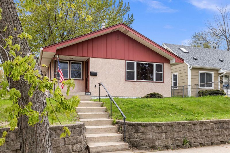 1246 Hewitt Ave, Saint Paul, MN 55104