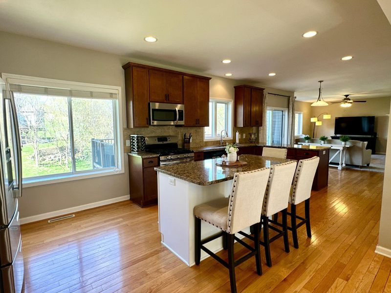 6940 Prairie Ct S, Cottage Grove, MN 55016