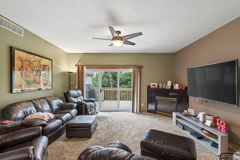 1318 Mcandrews Rd E #23, Burnsville, MN 55337
