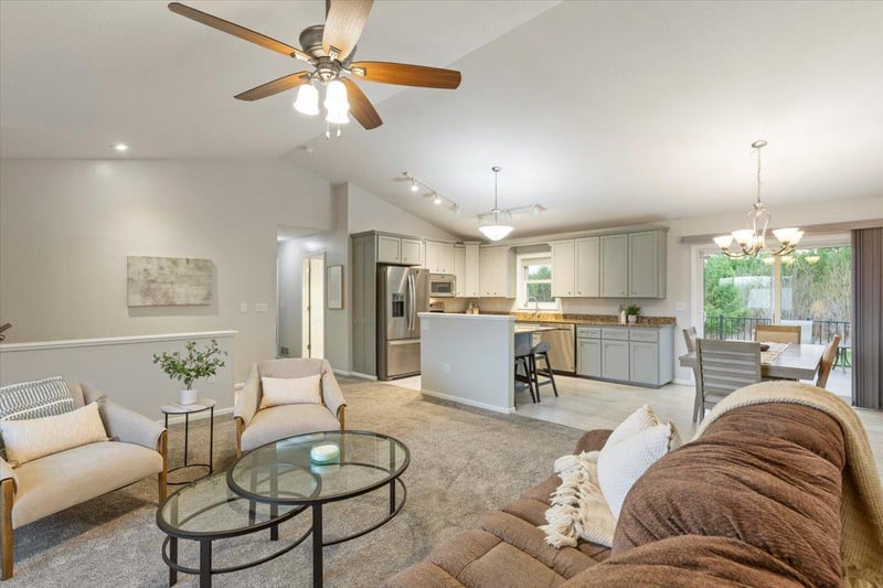 314 75th St #F, Clear Lake, WI 54005