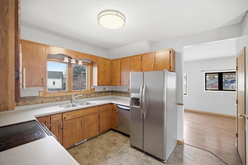 327 2nd St NE, Barnesville, MN 56514
