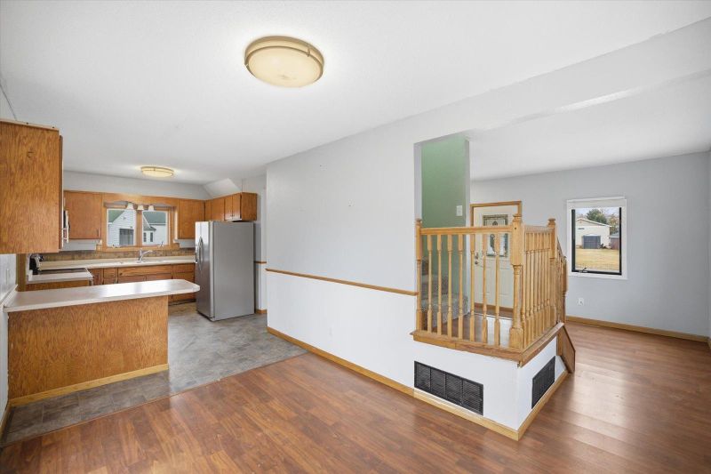 327 2nd St NE, Barnesville, MN 56514