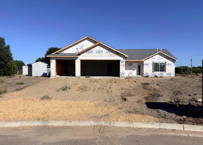 656 Daisy Ct, Lake Crystal, MN 56055