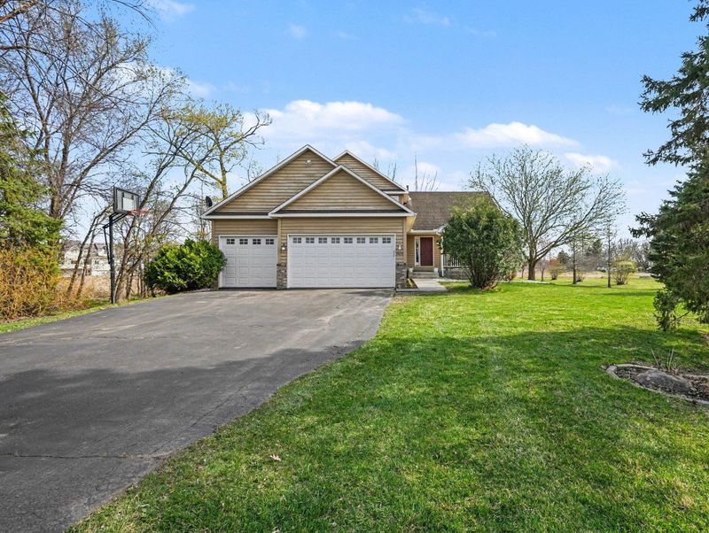 19077 Gladstone Blvd N, Maple Grove, MN 55311