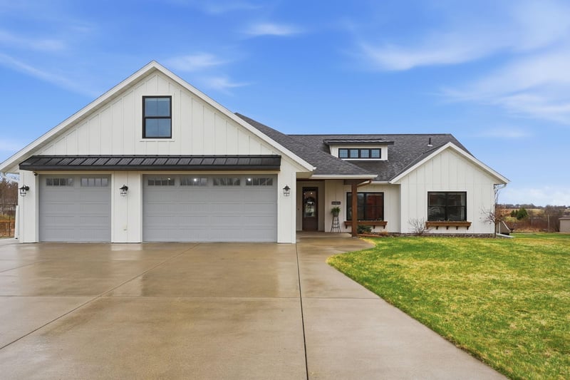 1590 Perennial Ln NE, Sauk Rapids, MN 56379