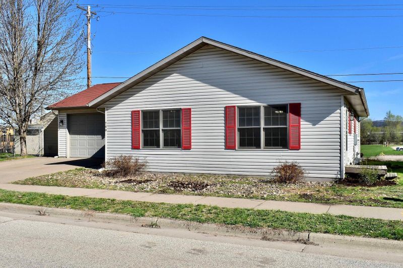 760 Jimmy Carter Pl, Winona, MN 55987
