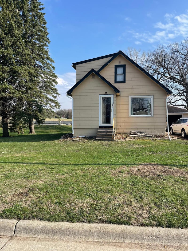 1804 10th Pl NE, Austin, MN 55912