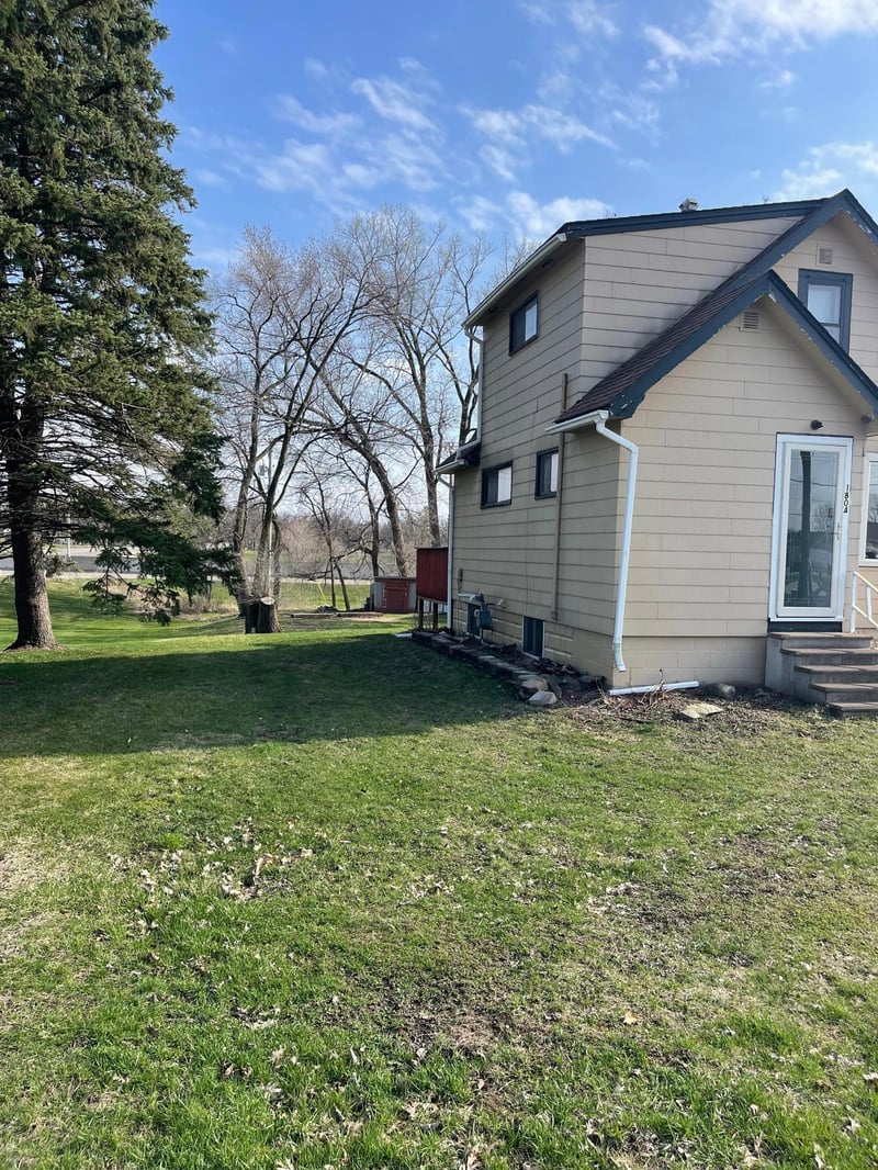 1804 10th Pl NE, Austin, MN 55912