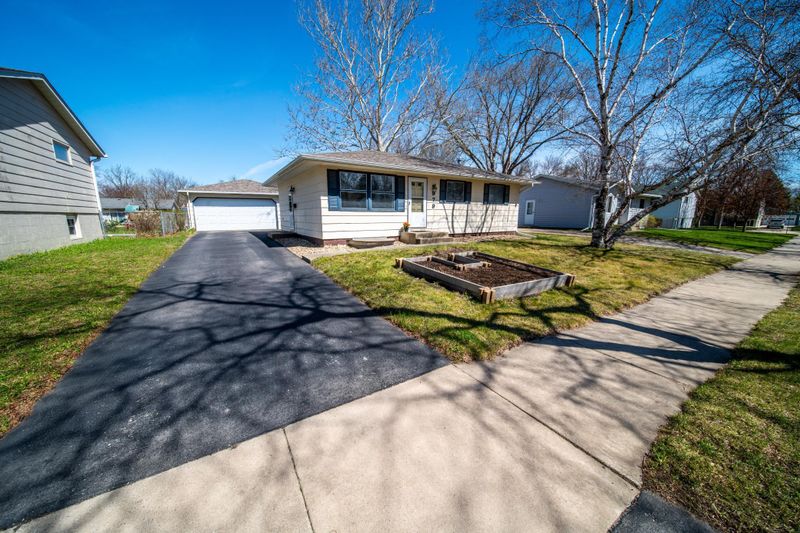 979 18th St SE, Rochester, MN 55904
