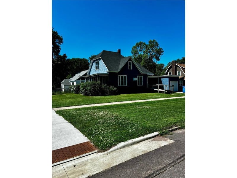 504 3rd Ave SE, Pipestone, MN 56164