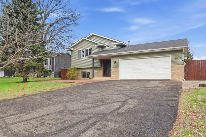 13129 8th Ave N, Zimmerman, MN 55398
