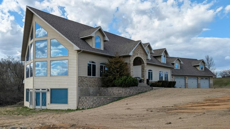 2321 365th Ave, Montevideo, MN 56265