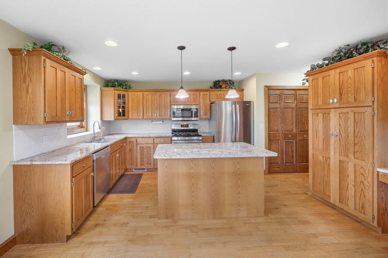 20252 728th Ave, Dassel, MN 55325