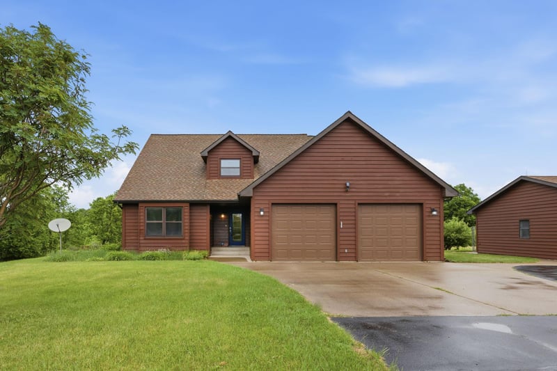 20252 728th Ave, Dassel, MN 55325