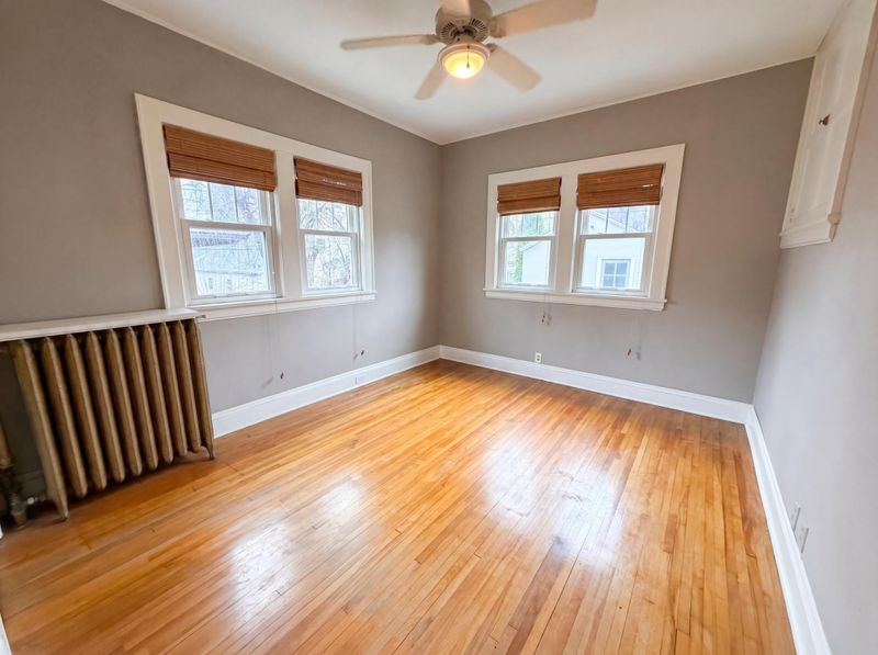 1144 Hawthorne Ave E, Saint Paul, MN 55106