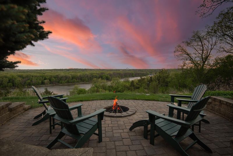 13815 Point Douglas Dr S, Hastings, MN 55033