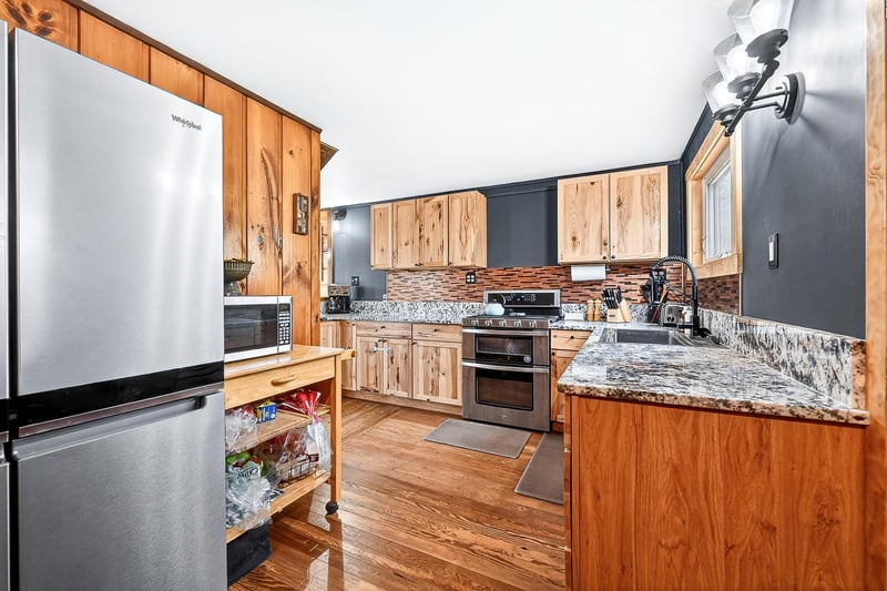 5190 E Koenen Rd, South Range, WI 54874
