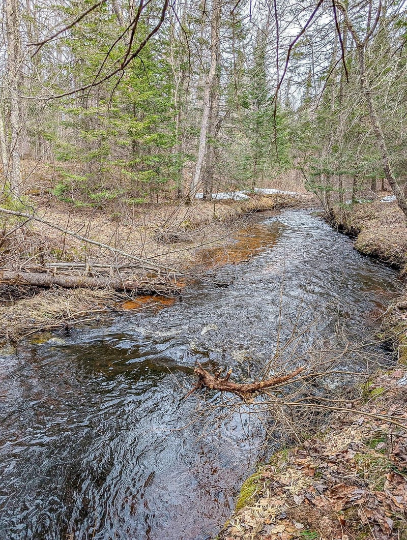 5190 E Koenen Rd, South Range, WI 54874