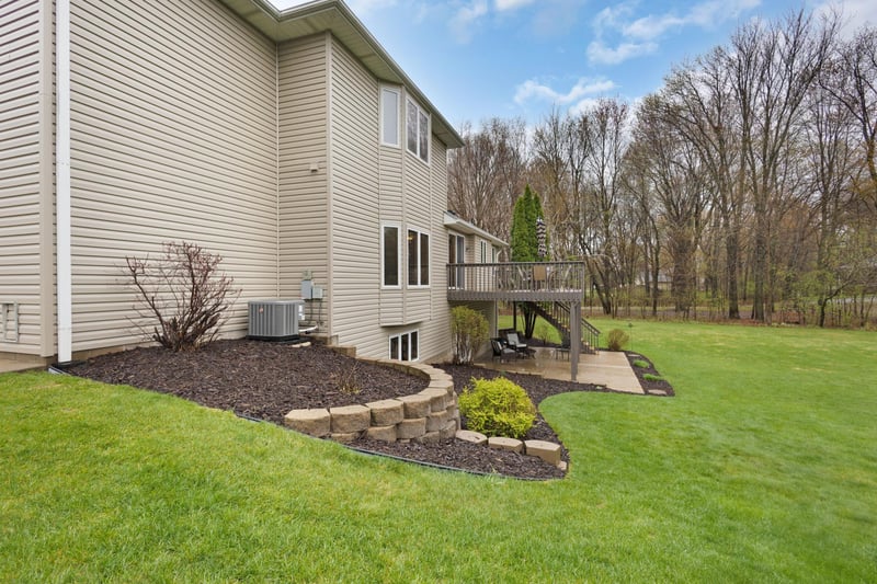 19566 Rochester St NE, Cedar, MN 55011