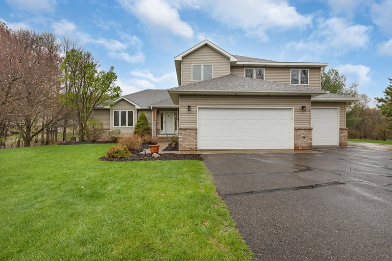 19566 Rochester St NE, Cedar, MN 55011