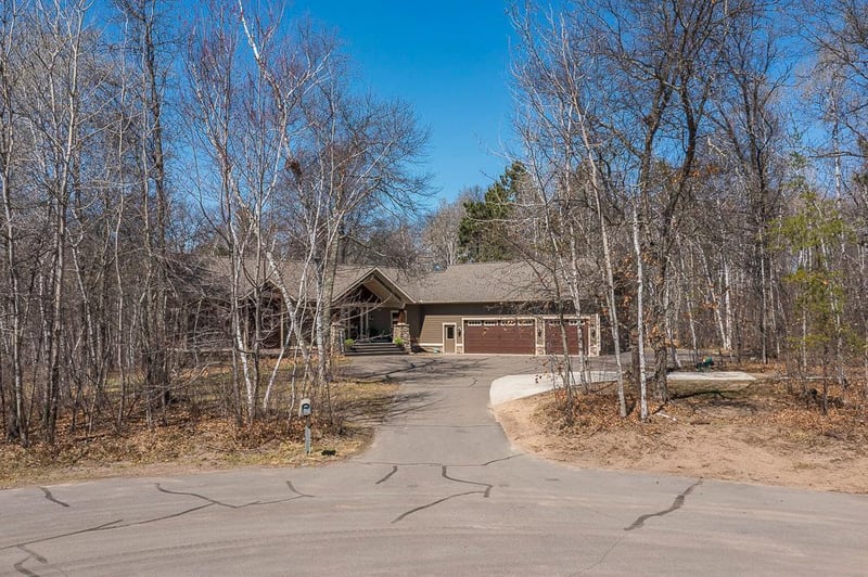 5044 Mary Allen Ln, Brainerd, MN 56401