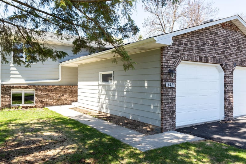 617 High Ridge Rd, River Falls, WI 54022