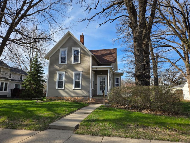 711 3rd Ave SE, Waseca, MN 56093