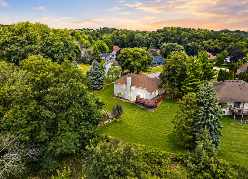 2330 Overlook Cir E, Maplewood, MN 55119