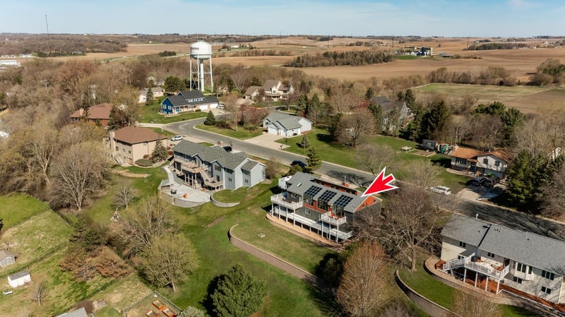 9 Island Heights Ct NE, Pine Island, MN 55963