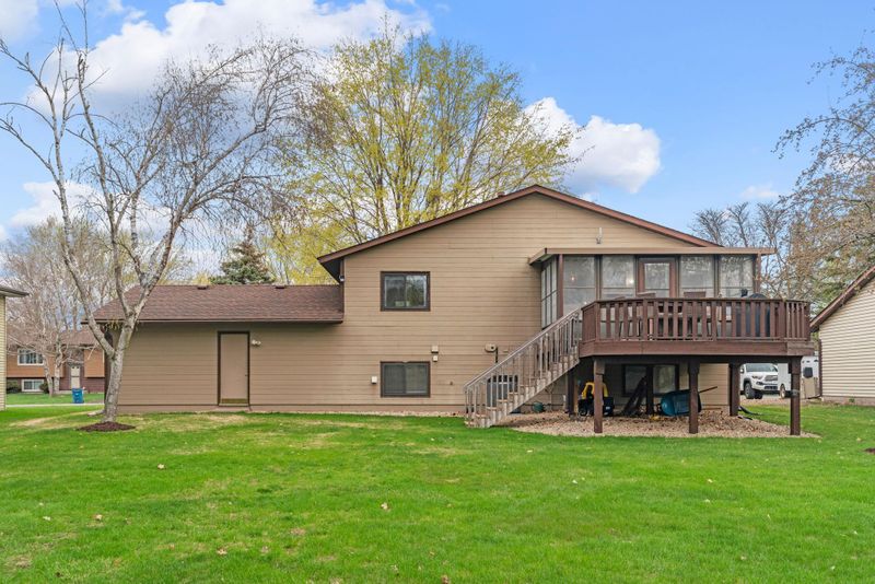 1700 Pioneer Ln, White Bear Twp, MN 55110
