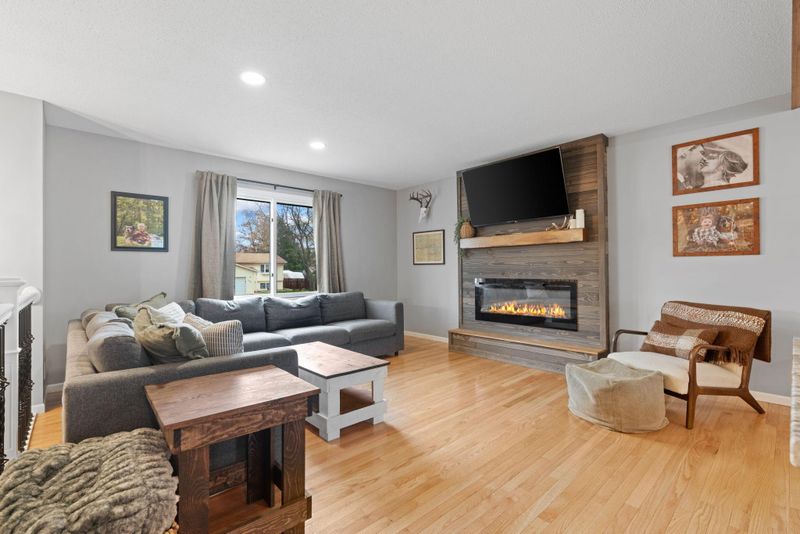 1700 Pioneer Ln, White Bear Twp, MN 55110