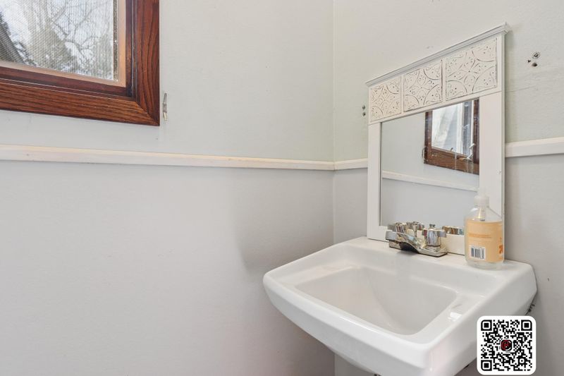 908 Pleasantview Dr SE, Willmar, MN 56201