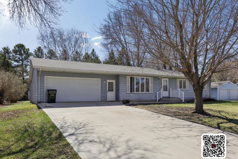 908 Pleasantview Dr SE, Willmar, MN 56201