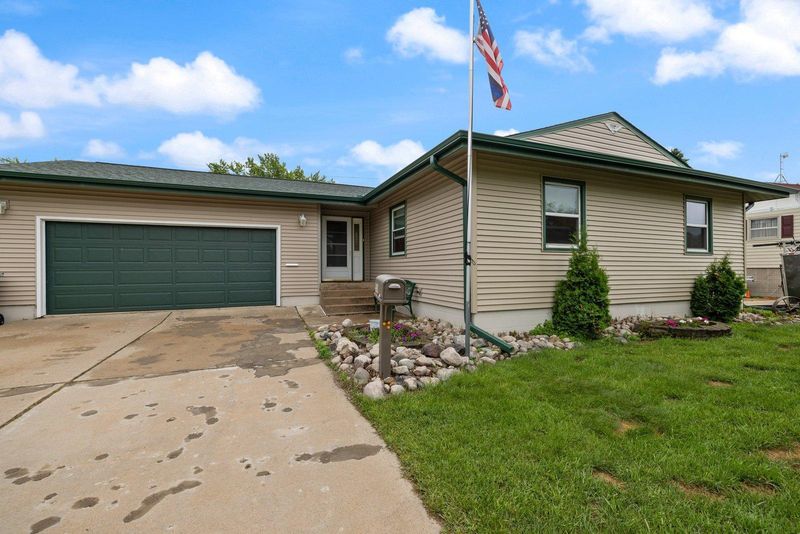 514 1st Ave NW, Chisholm, MN 55719