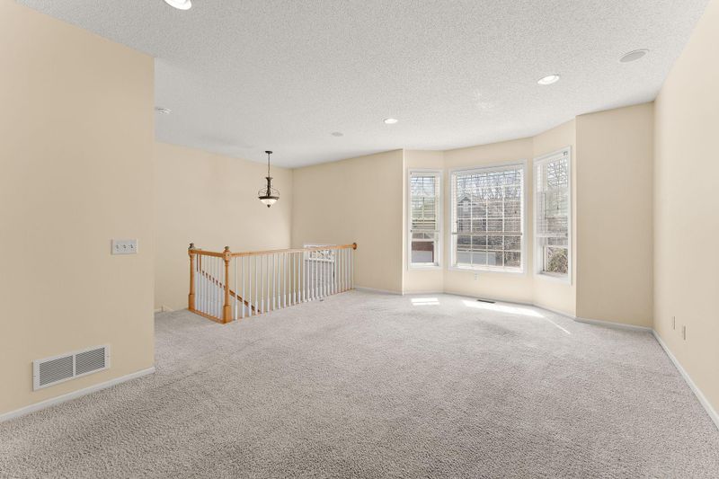 225 Heritage Ln, Circle Pines, MN 55014