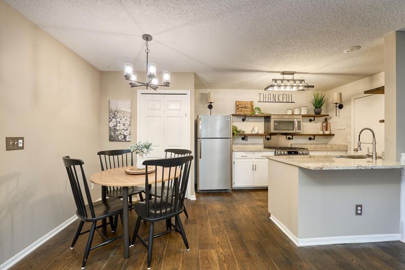 1355 81st St, Victoria, MN 55386