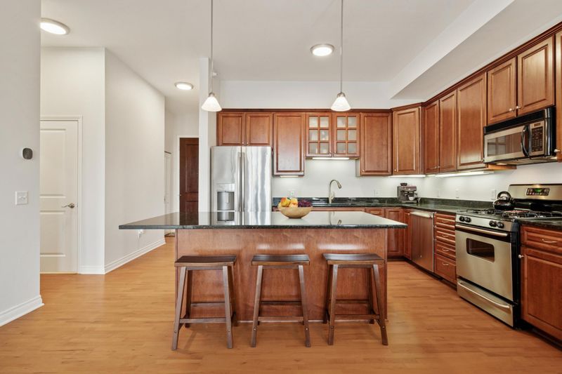 301 Clifton Ave #3D, Minneapolis, MN 55403
