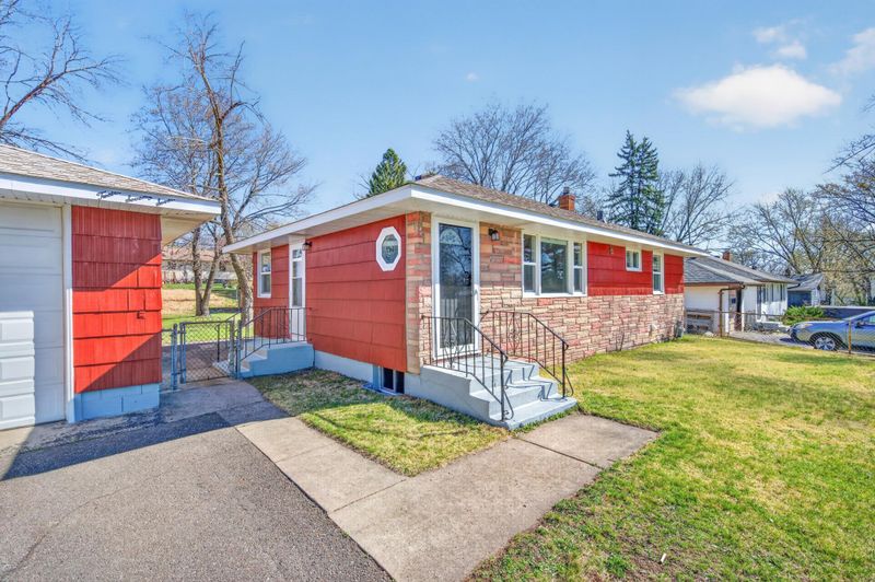 1277 Junction Ave, Maplewood, MN 55109