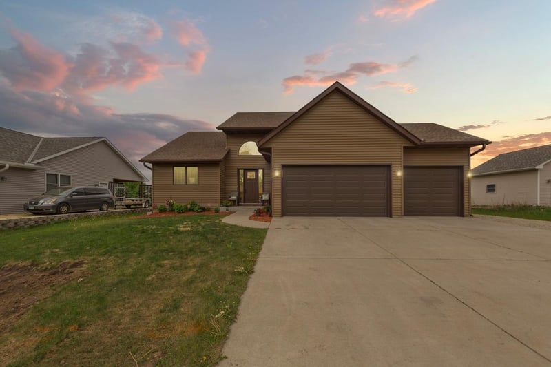 29107 Danel Ave, Randolph, MN 55065