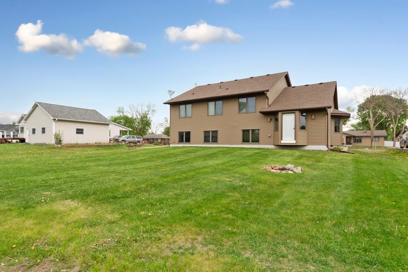 29107 Danel Ave, Randolph, MN 55065