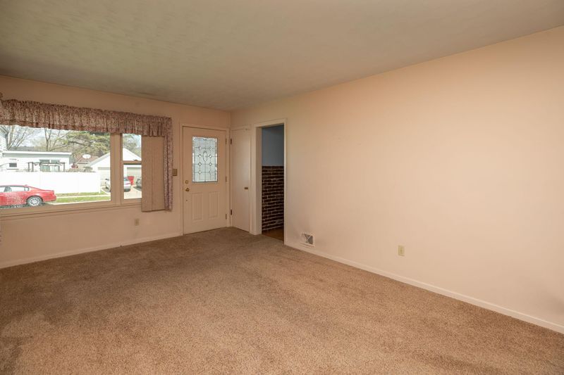 1408 4th St NE, Rochester, MN 55906