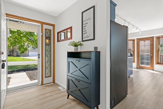 15020 Rushmore Crescent, Burnsville, MN 55306