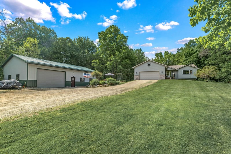 15595 Hidden Hollow Ln, New Prague, MN 56071