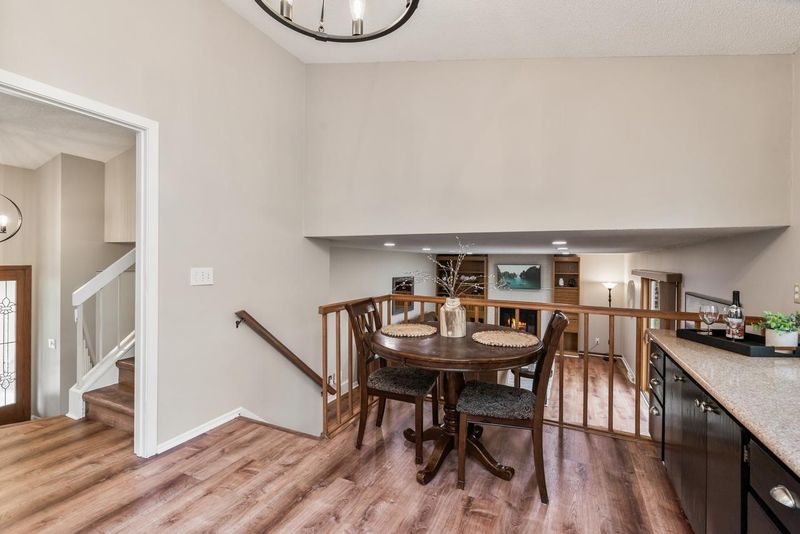 9515 Risewood Cir, Eden Prairie, MN 55347