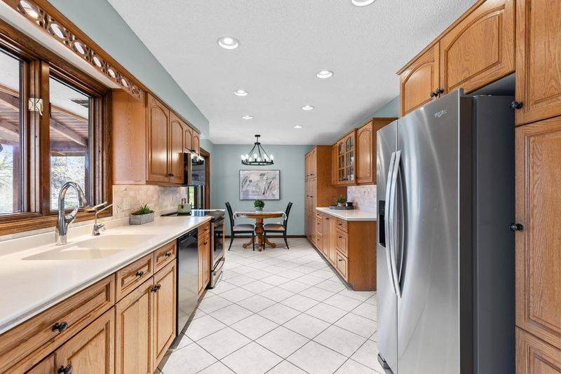 15372 Sandhill Cir, Eden Prairie, MN 55347