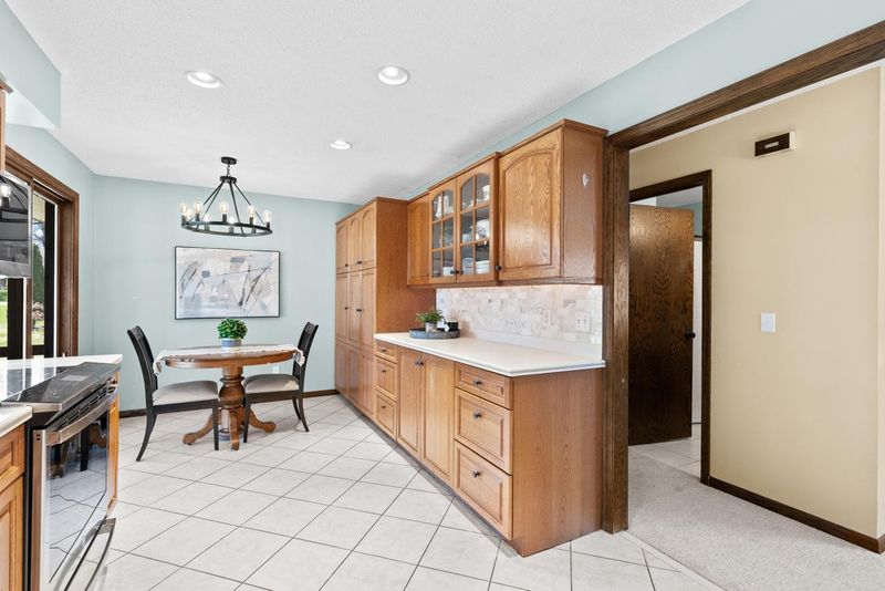 15372 Sandhill Cir, Eden Prairie, MN 55347